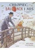 Chłopiec, balonik i miś