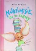 Nudzimisie idą do szkoły
