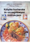 Książka kucharska ze szczegółowymi instrukcjami